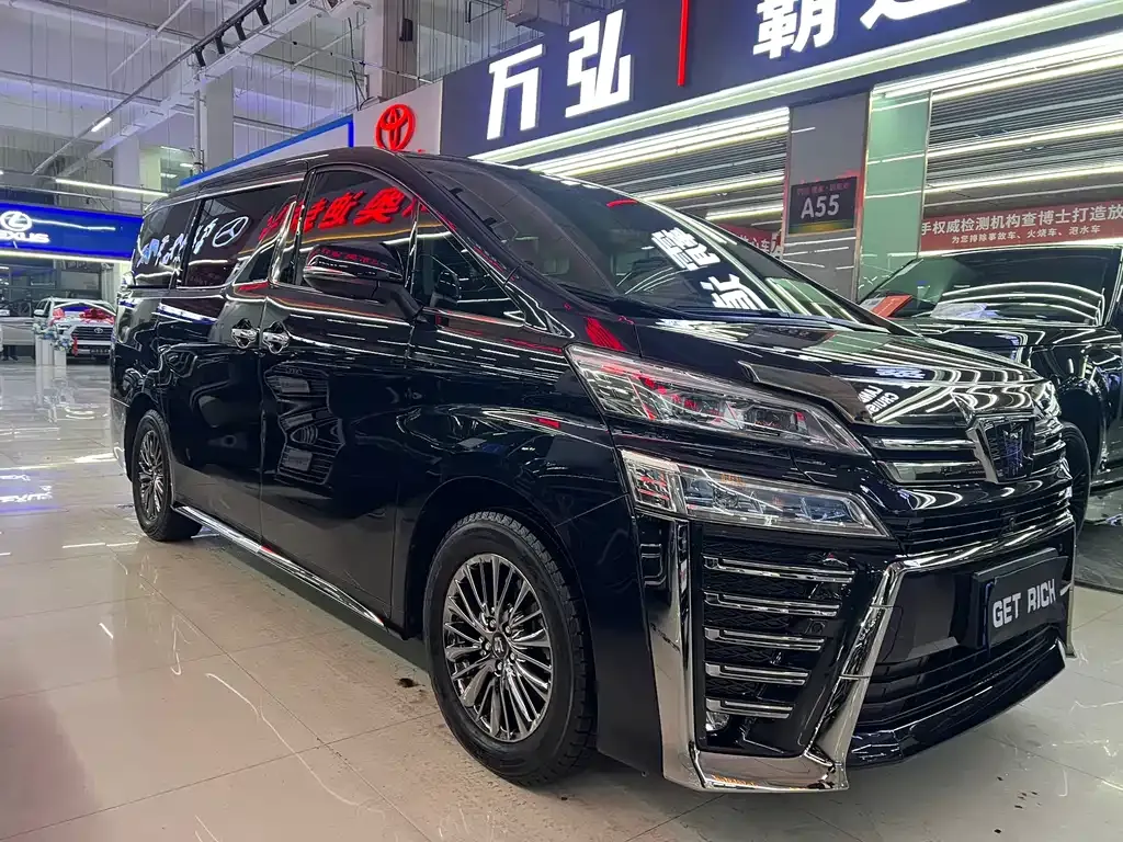 Toyota Vellfire — фото 8