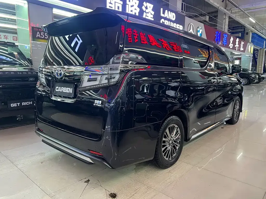 Toyota Vellfire — фото 4