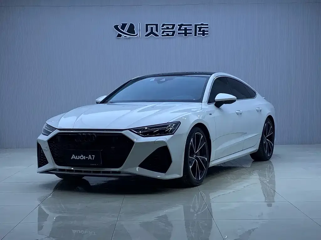Audi A7 — фото 1