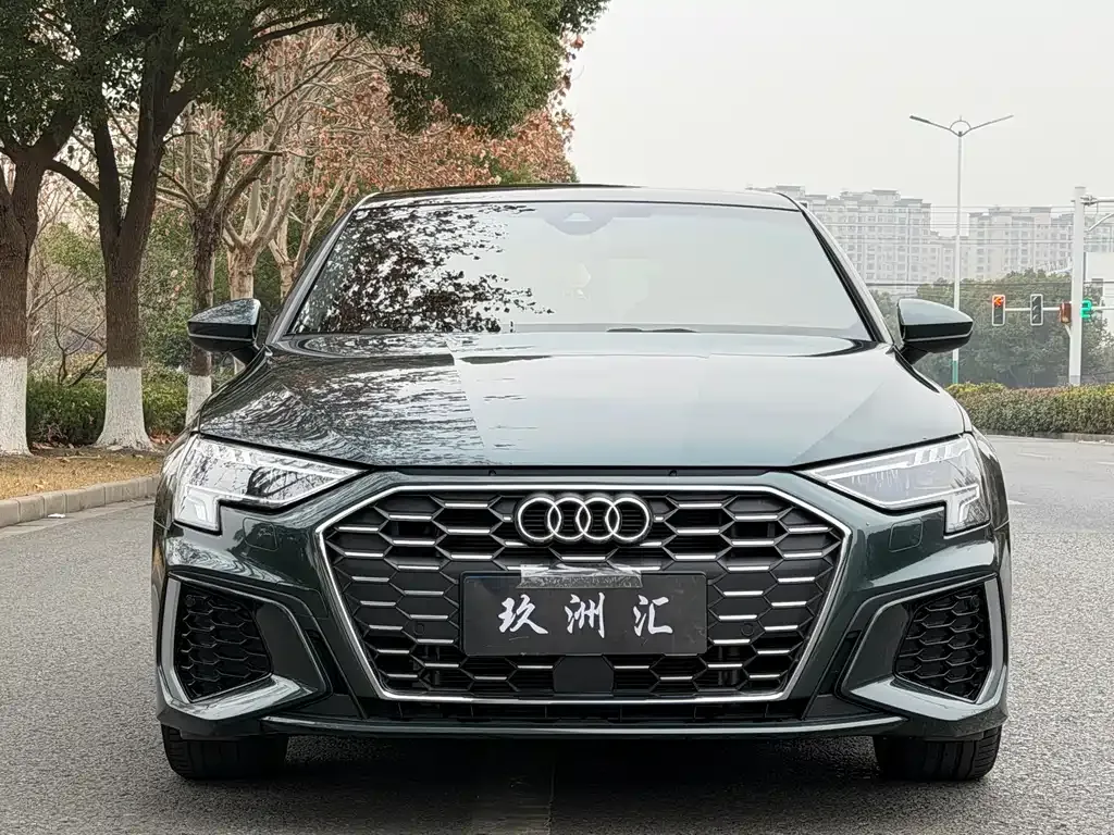 Audi A3 — фото 1