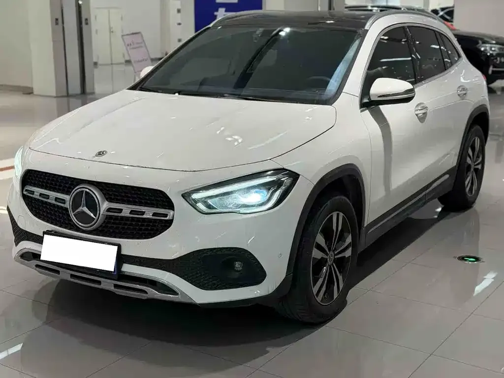 Mercedes-Benz GLA — фото 1