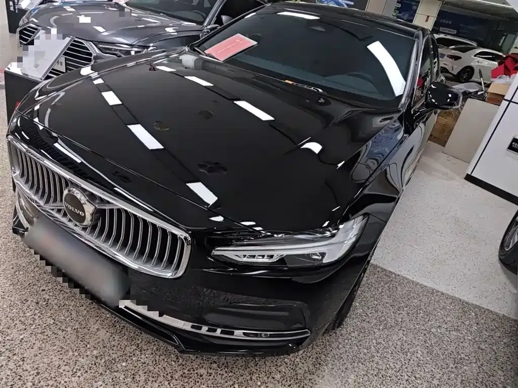 Volvo S90 — фото 1