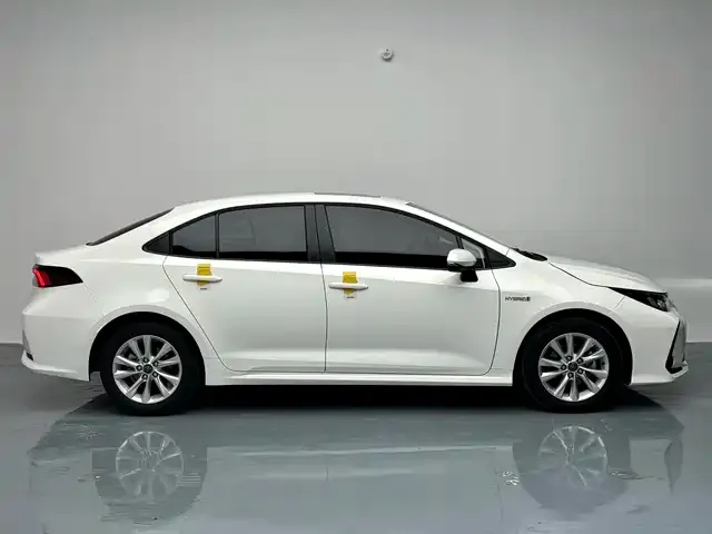Toyota Corolla — фото 2