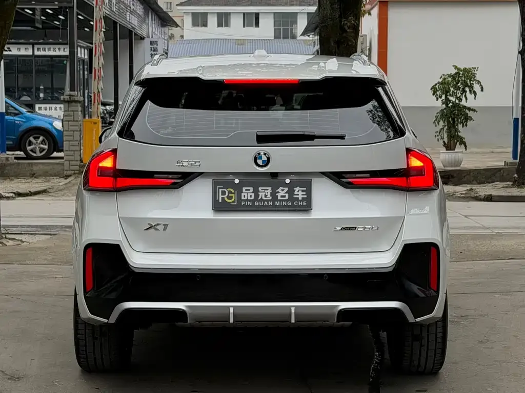 BMW X1 — фото 9
