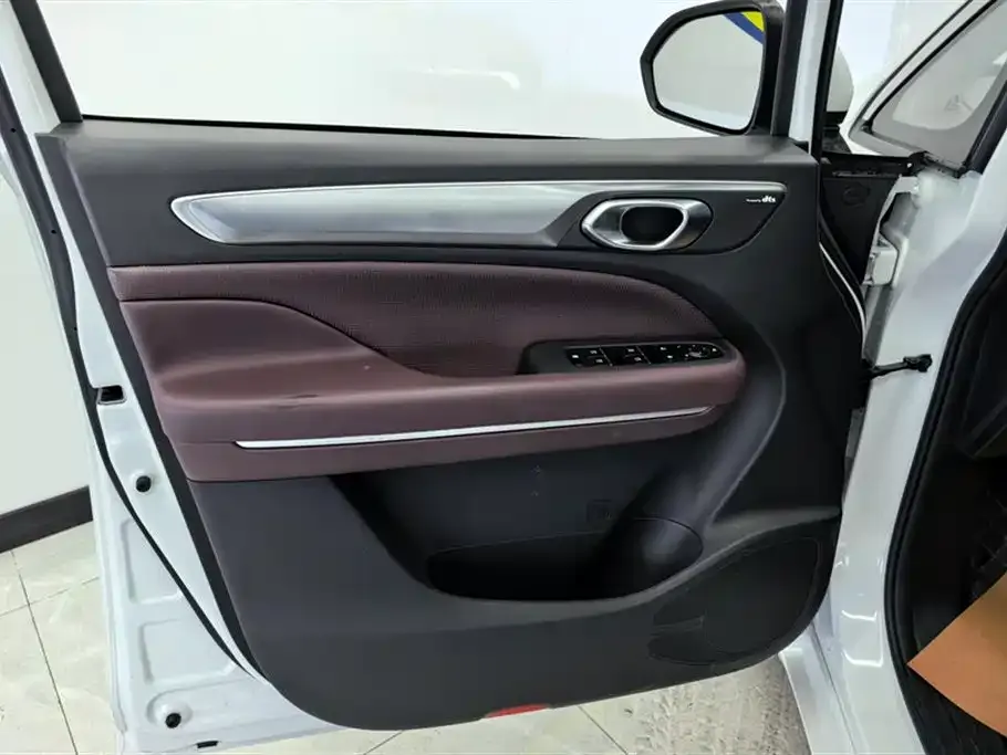 GAC Motor Trumpchi M6 — фото 2