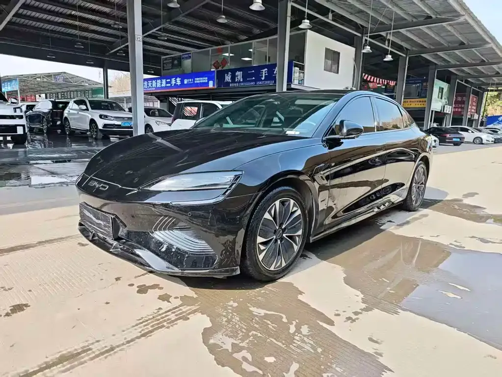 BYD Seal — фото 1