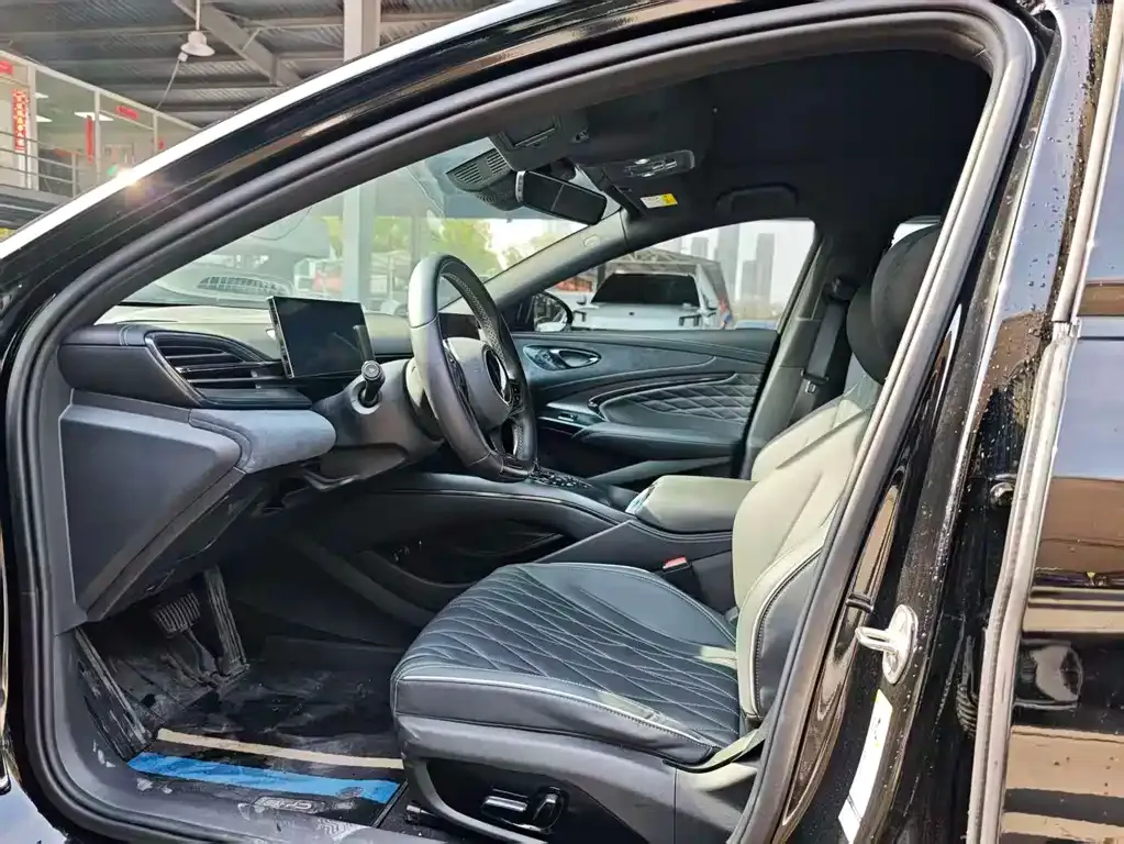 BYD Seal — фото 10