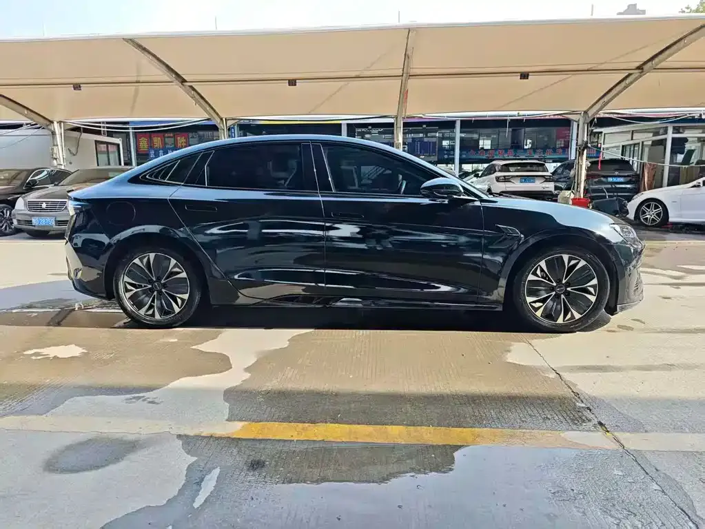 BYD Seal — фото 8