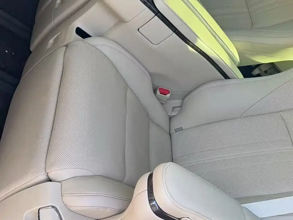 Toyota Alphard — фото 10