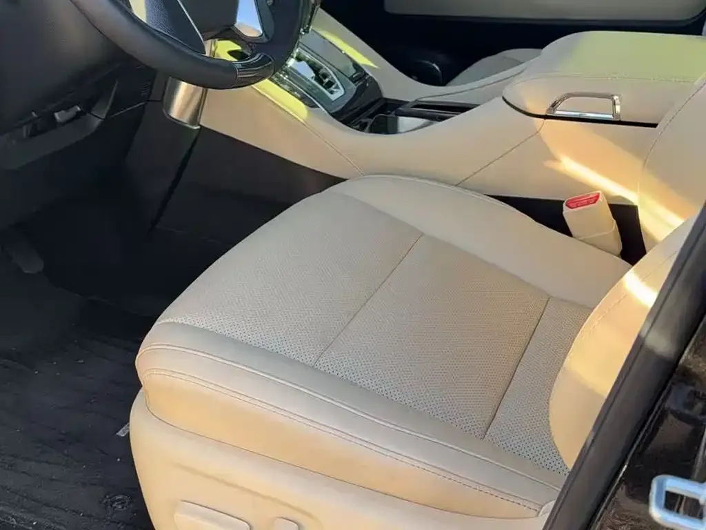 Toyota Alphard — фото 3