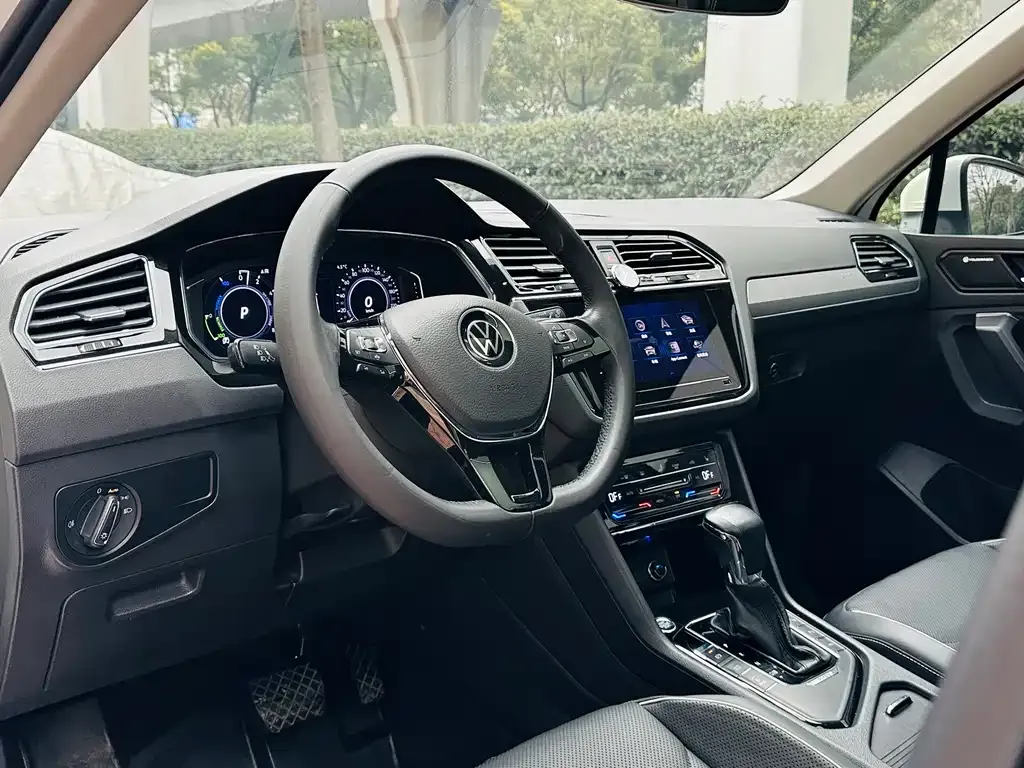 Volkswagen Tiguan L New Energy — фото 6