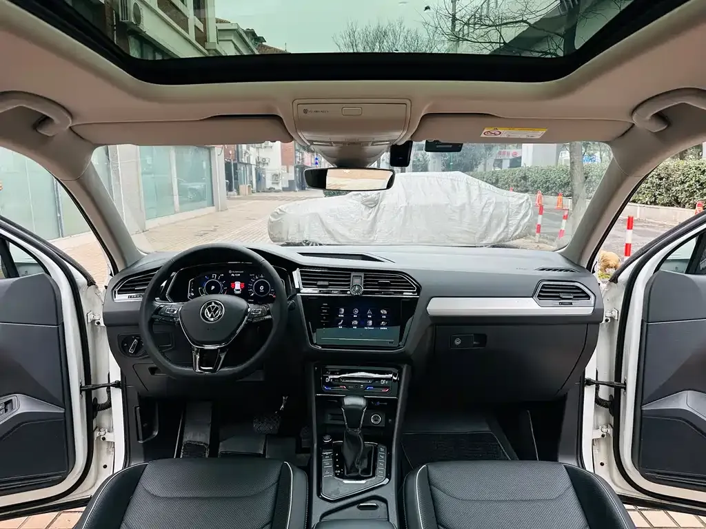 Volkswagen Tiguan L New Energy — фото 10