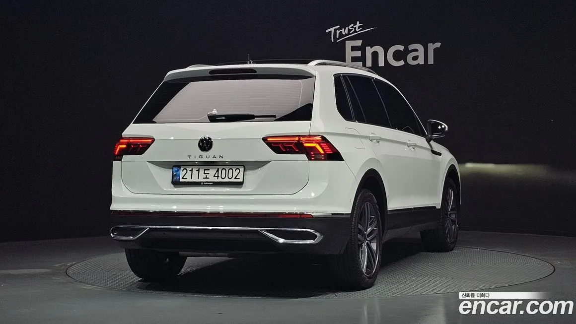 Volkswagen Tiguan — фото 9