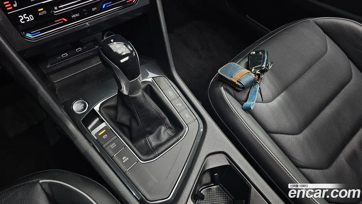 Volkswagen Tiguan — фото 8