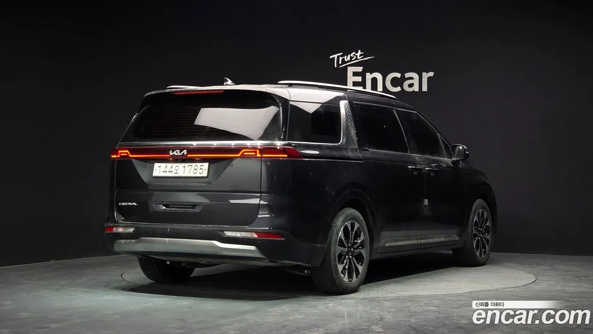 Kia Carnival — фото 4