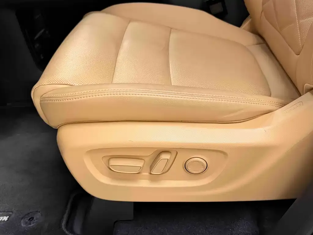 GAC Motor E8 Hybrid — фото 7