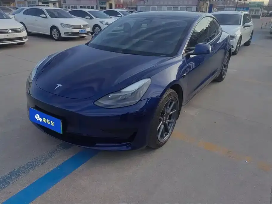 Tesla Model 3 — фото 1