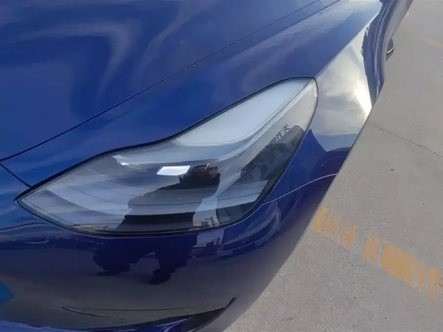 Tesla Model 3 — фото 2