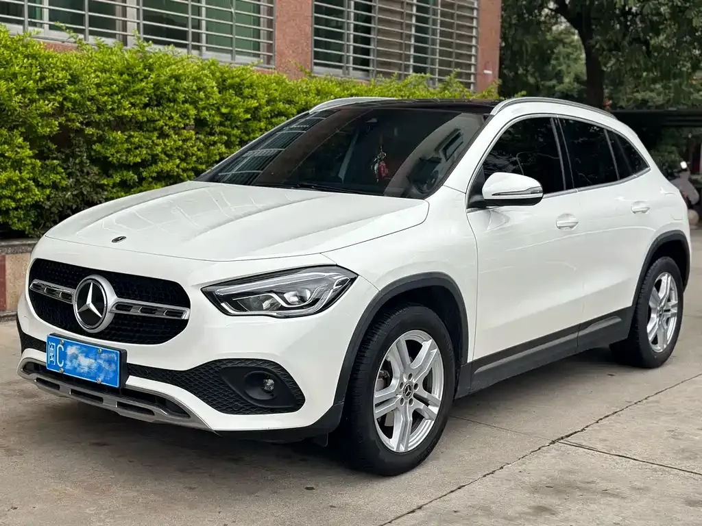 Mercedes-Benz GLA — фото 1
