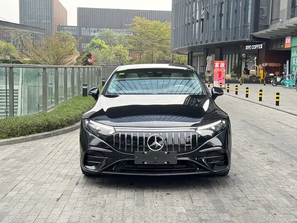 Mercedes-Benz EQS AMG — фото 2