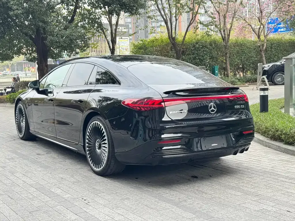 Mercedes-Benz EQS AMG — фото 4