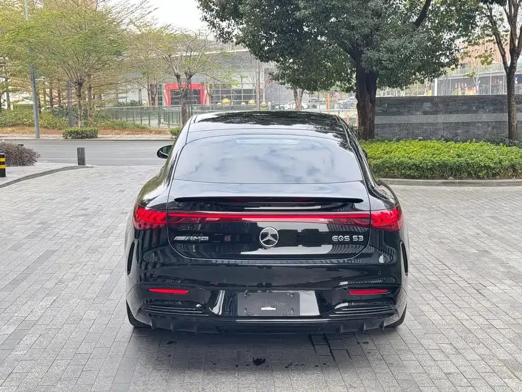 Mercedes-Benz EQS AMG — фото 7