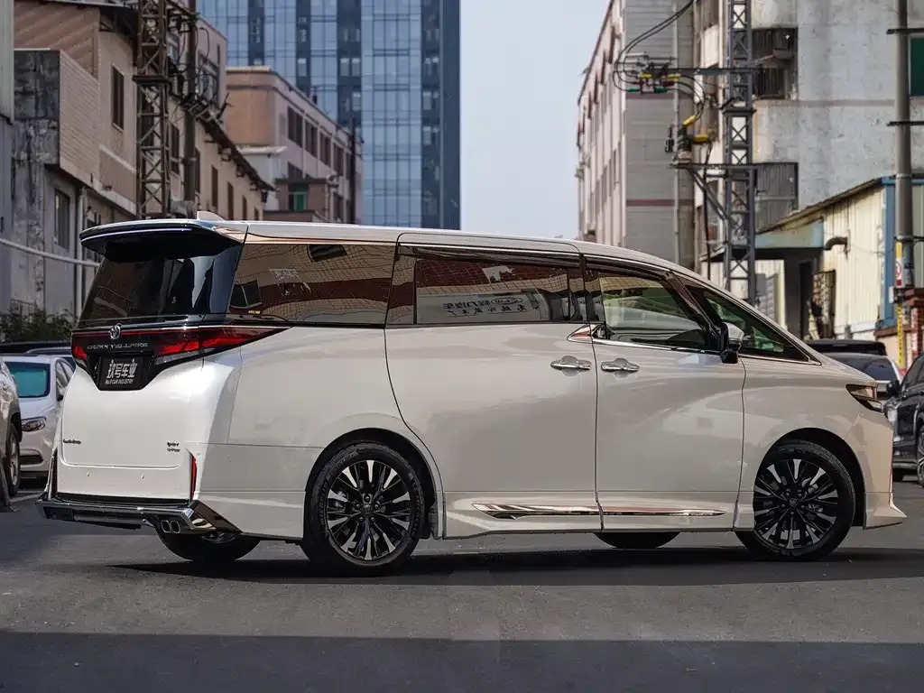 Toyota Vellfire — фото 9