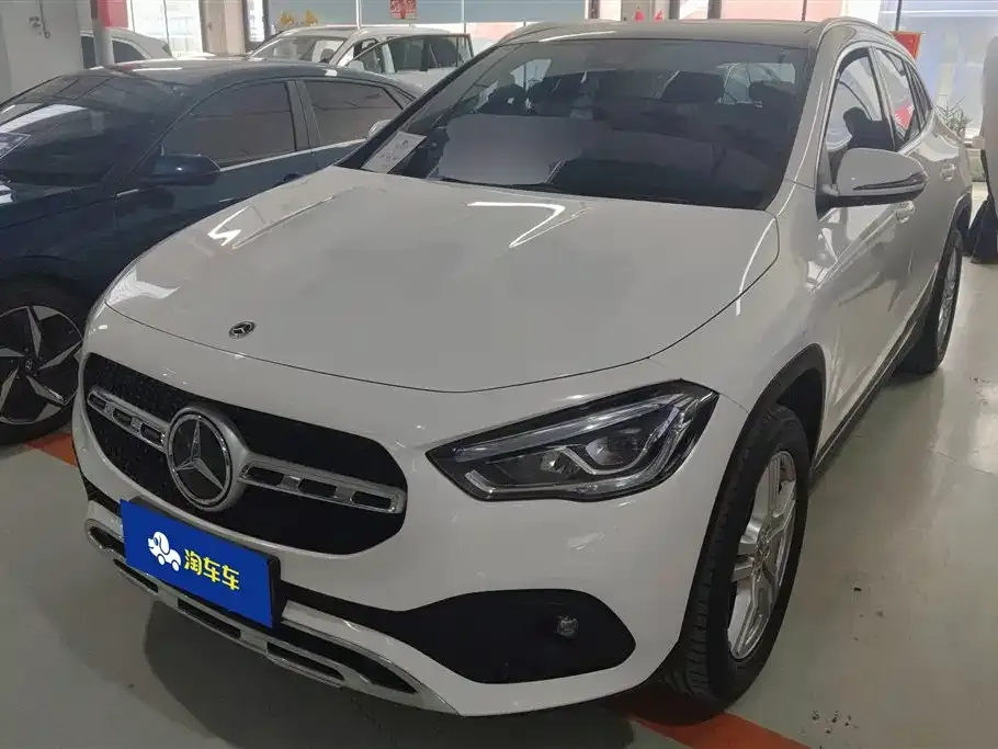 Mercedes-Benz GLA — фото 1