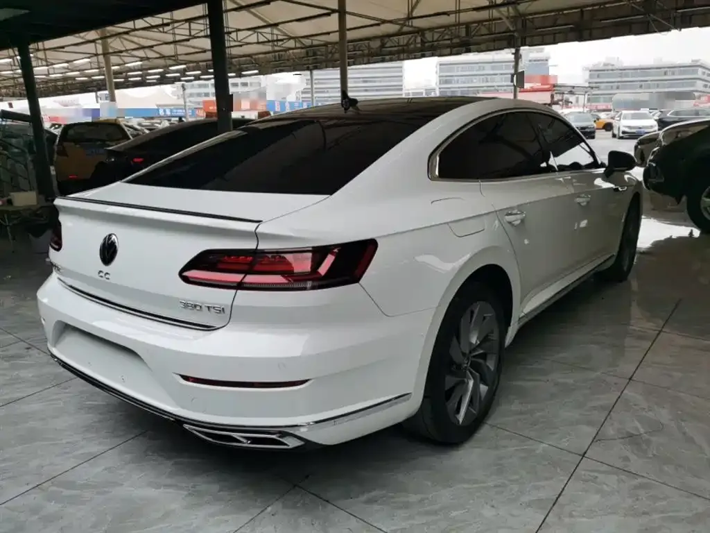 Volkswagen CC — фото 10