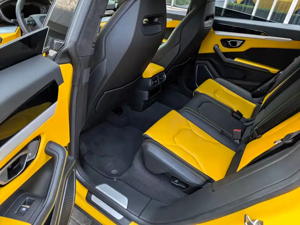 Lamborghini Urus — фото 2