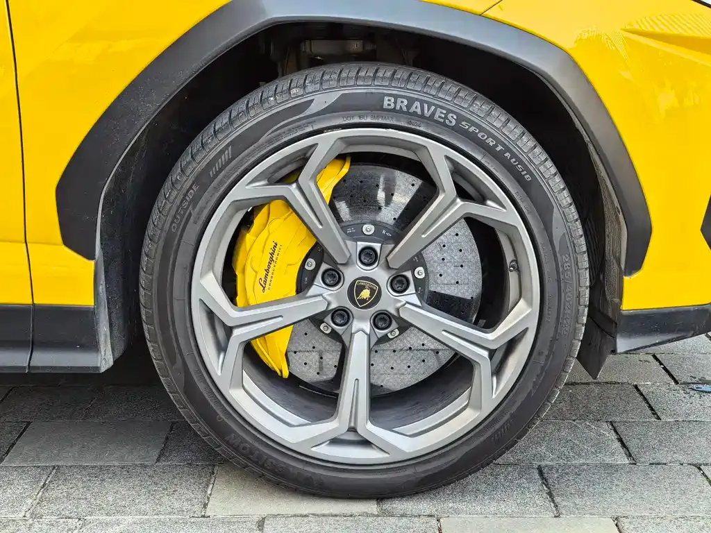 Lamborghini Urus — фото 5