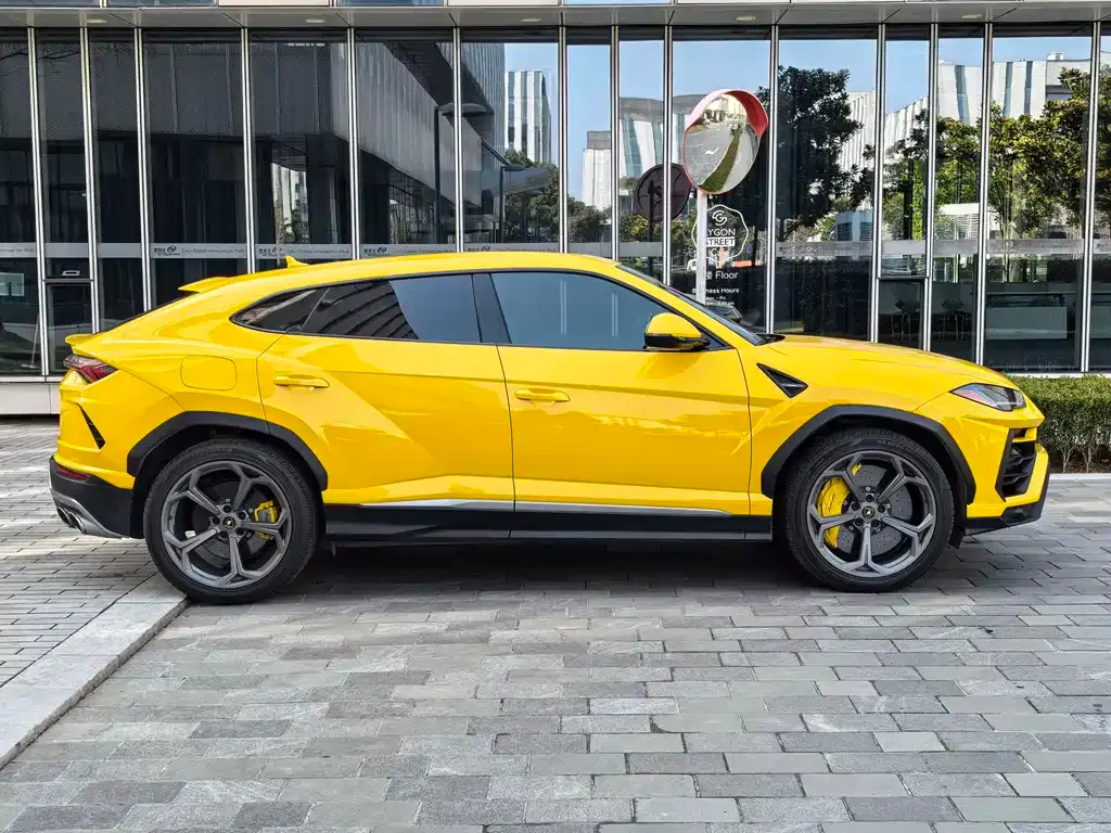 Lamborghini Urus — фото 9