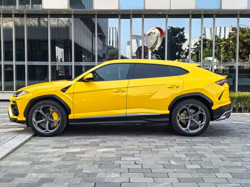 Lamborghini Urus — фото 10