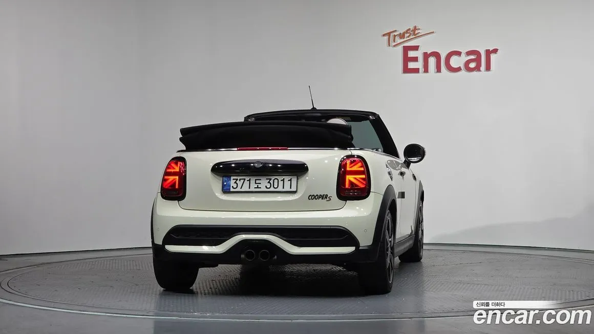 Mini Cooper Convertible — фото 4