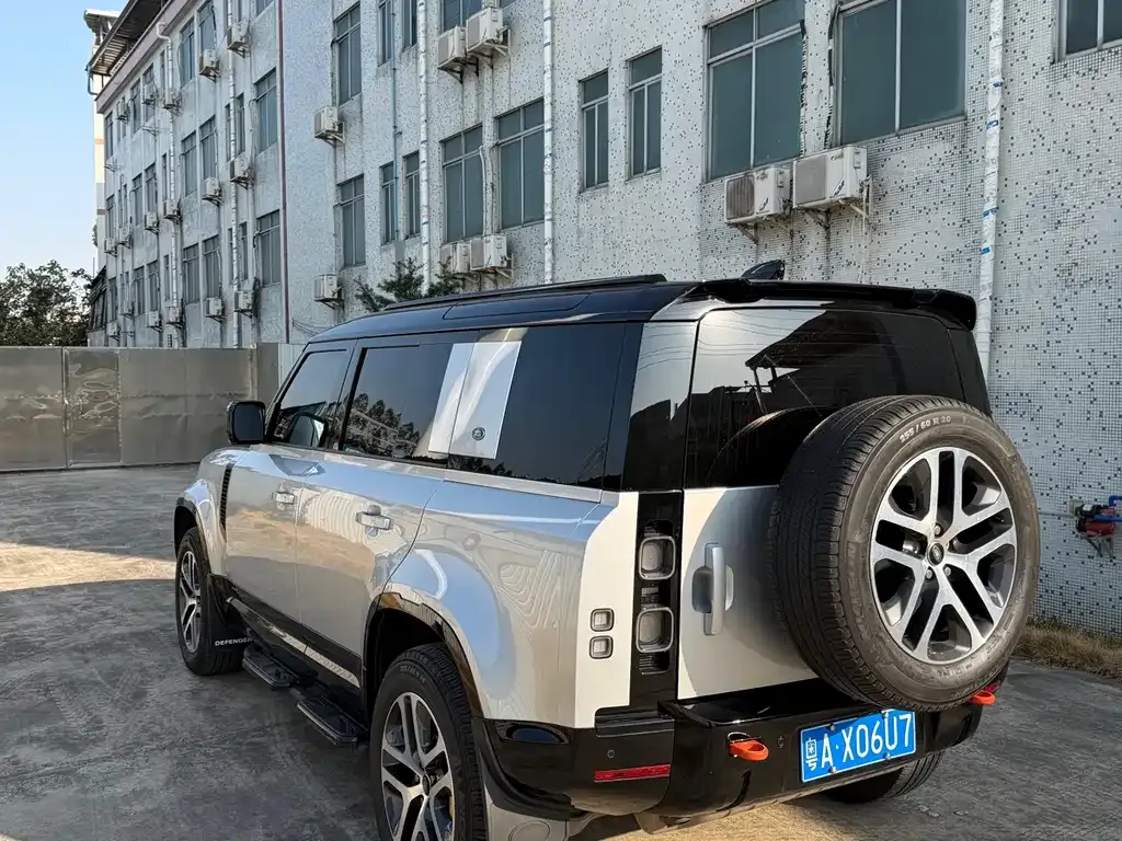 Land Rover Defender — фото 7