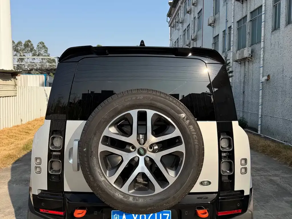 Land Rover Defender — фото 4