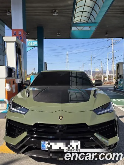 Lamborghini Urus — фото 1