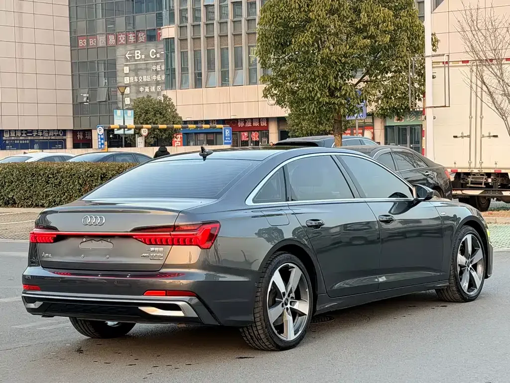 Audi A6L — фото 9