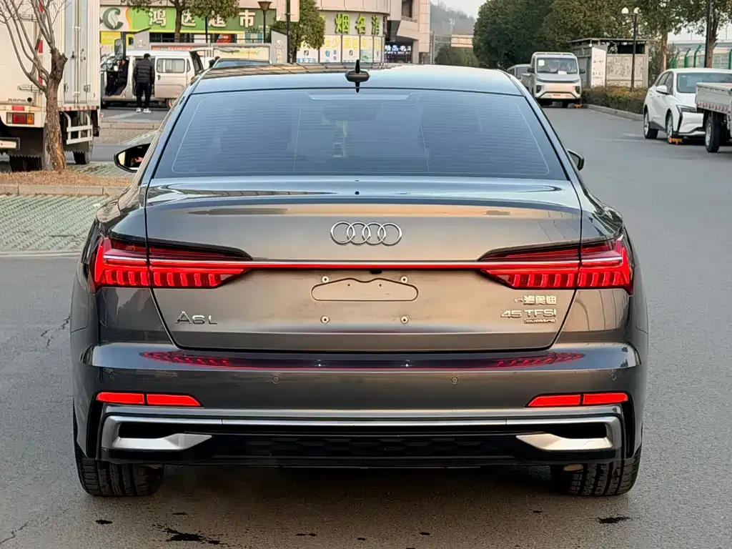 Audi A6L — фото 2