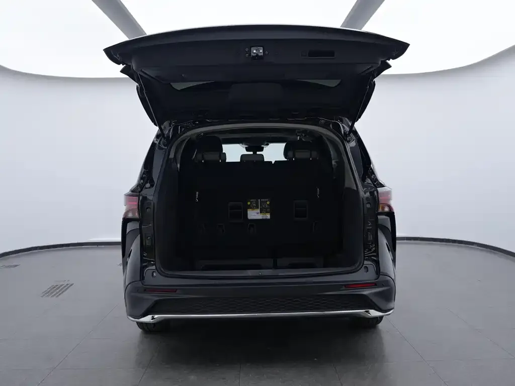 Toyota Granvia — фото 5