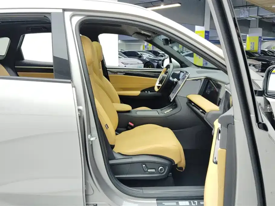 Geely Galaxy L7 — фото 4