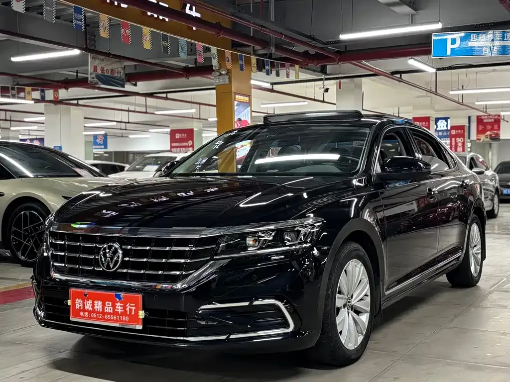Volkswagen Passat — фото 1