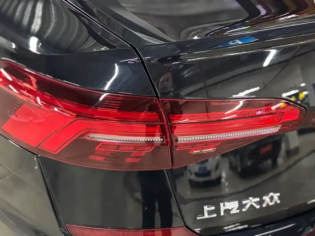 Volkswagen Passat — фото 7