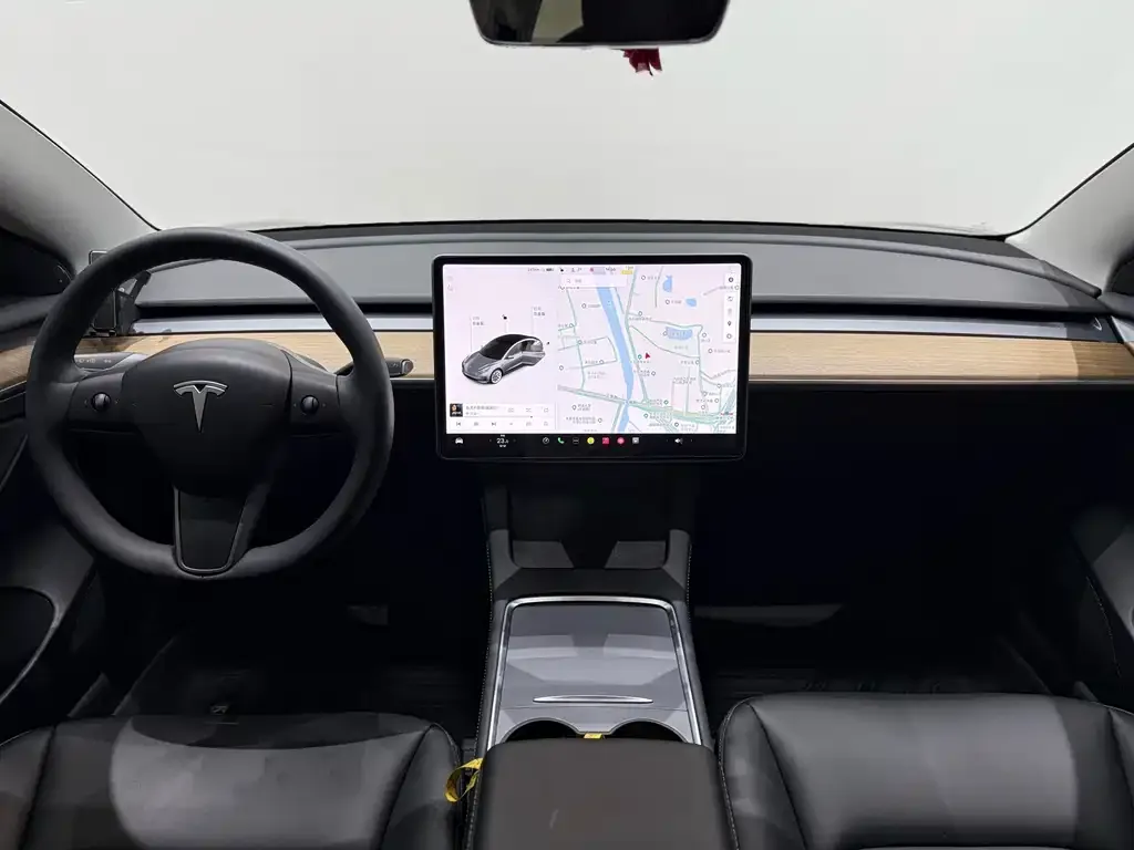 Tesla Model 3 — фото 6