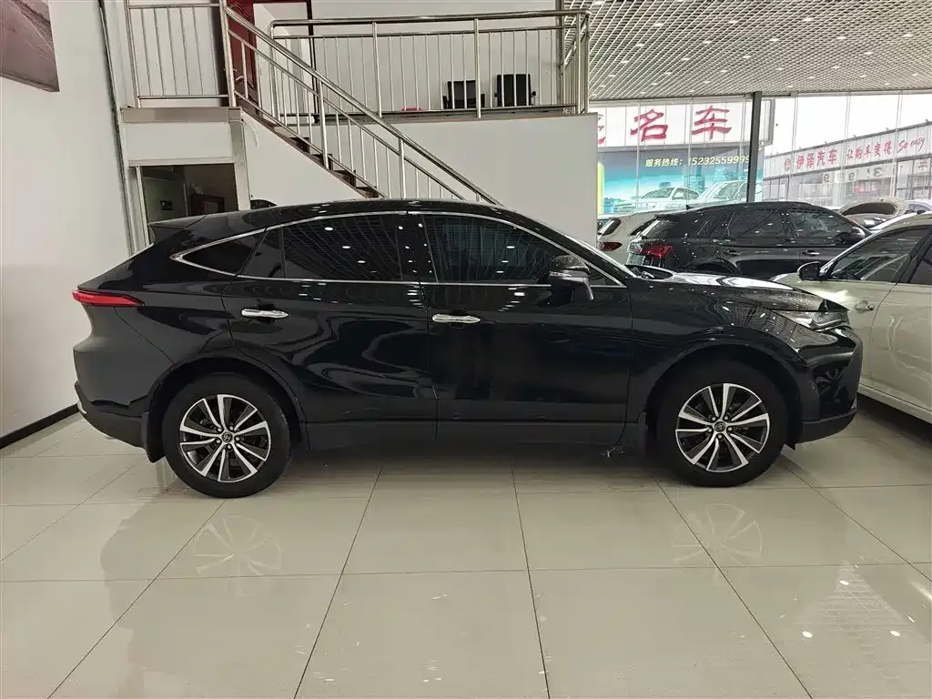 Toyota Harrier — фото 9
