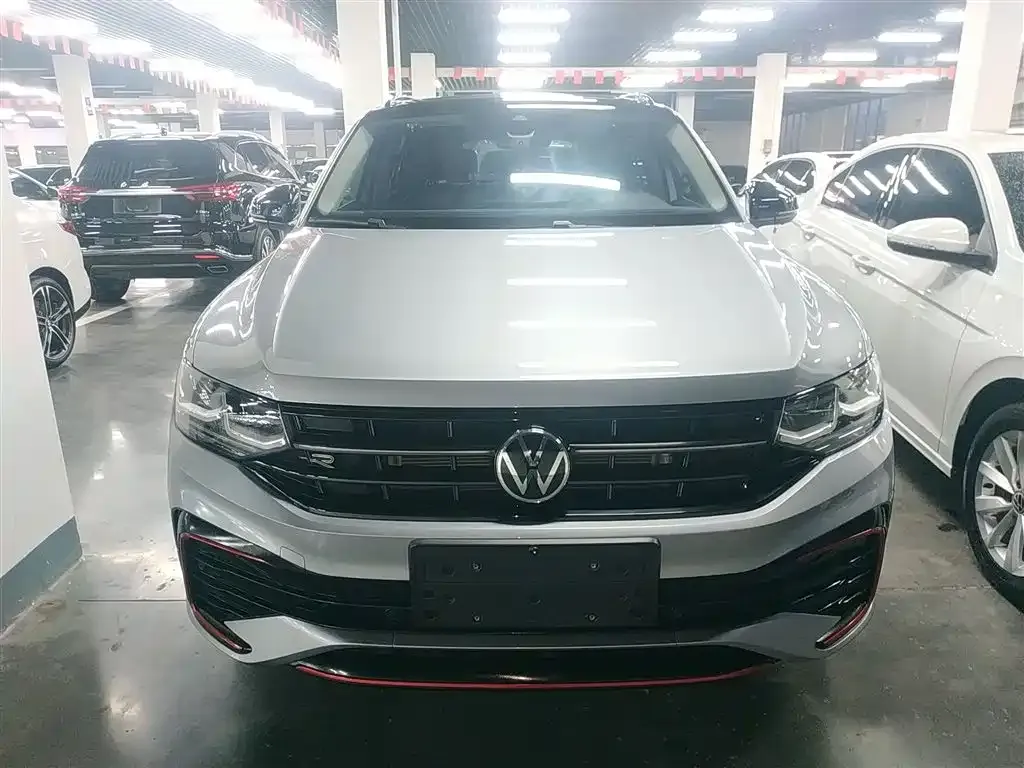 Volkswagen Tiguan X — фото 10