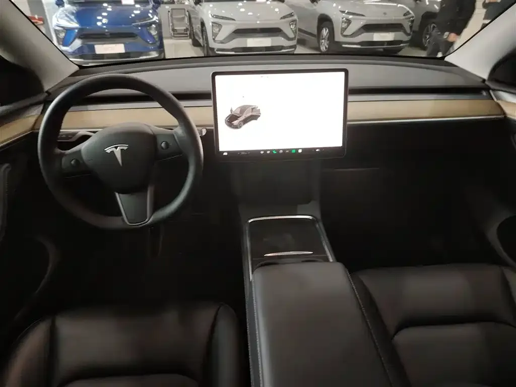 Tesla Model Y — фото 7