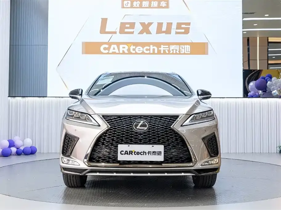 Lexus RX — фото 1
