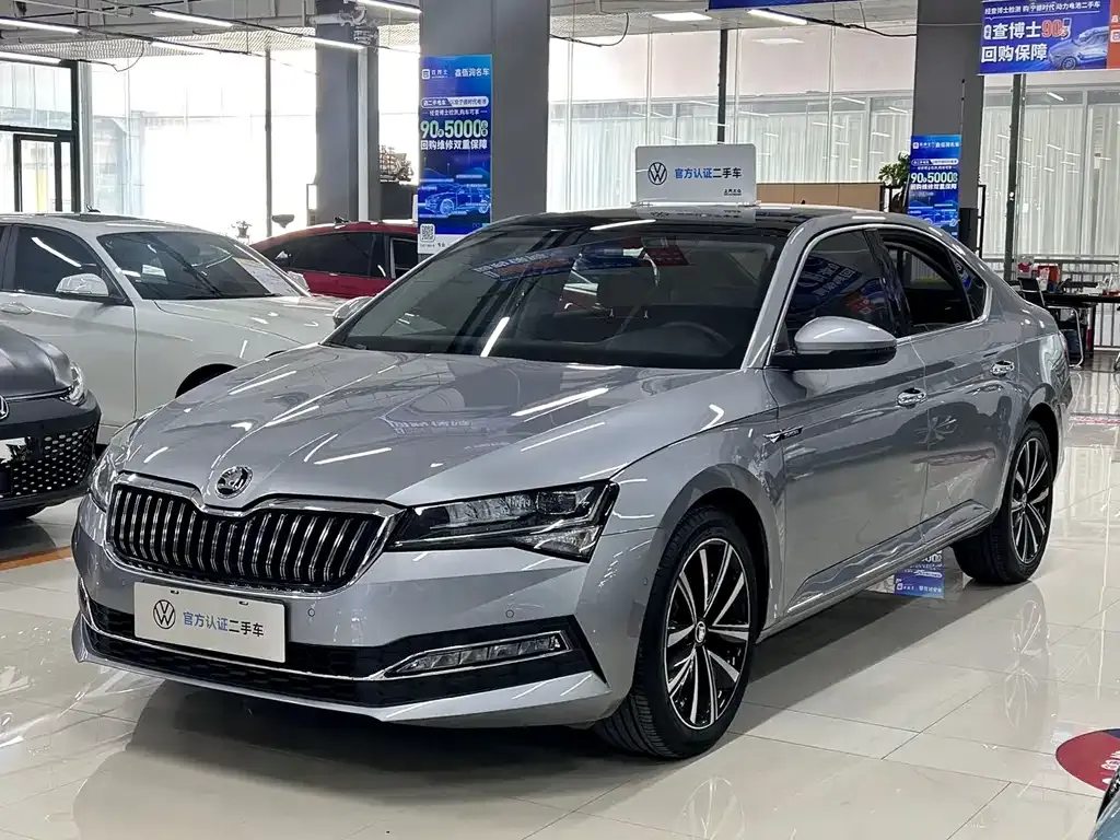 Skoda Superb — фото 1