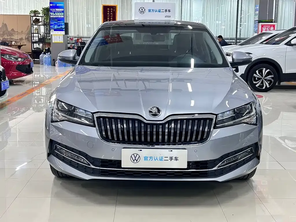 Skoda Superb — фото 4